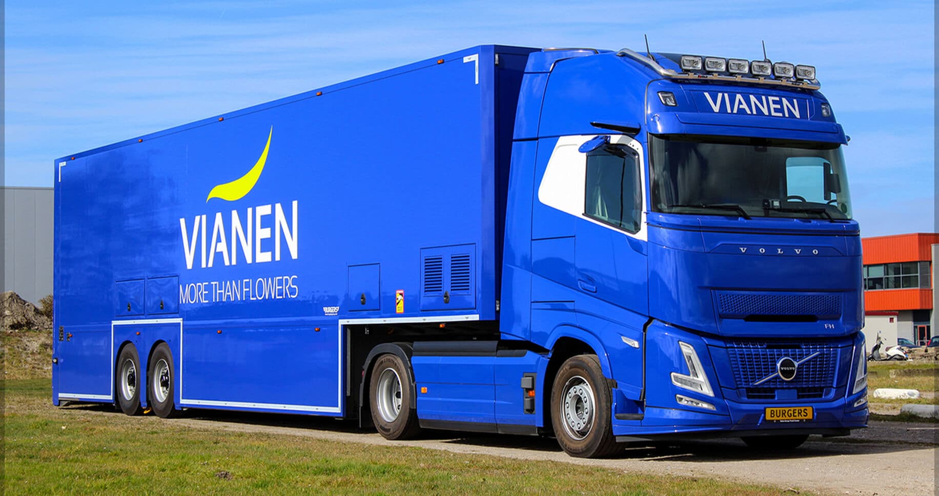 Burgers double-decker trailers on site